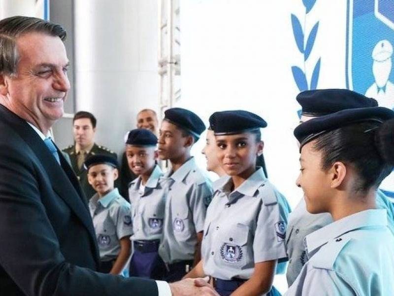 AL-TEM-ATE-HOJE-PARA-DECIDIR-SE-ADERE-A-ESCOLAS-CI0030100900-md